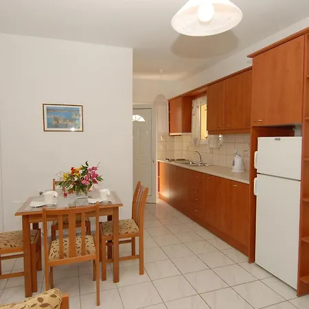 Appartement Tzanetos *